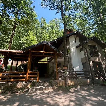 Ktm Lisine Вилла